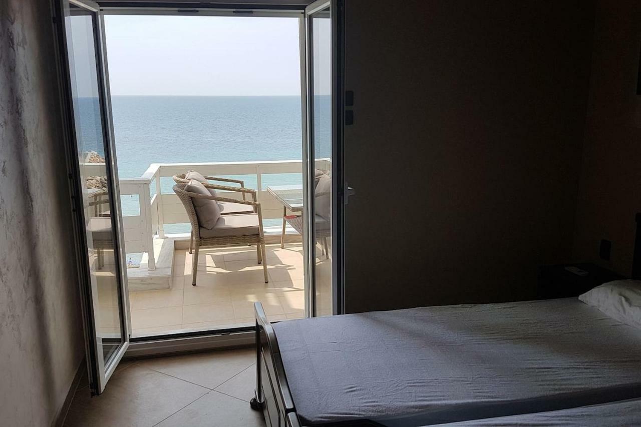 Luxury Apartment On The First Line ! Nea Kallikrateia Buitenkant foto